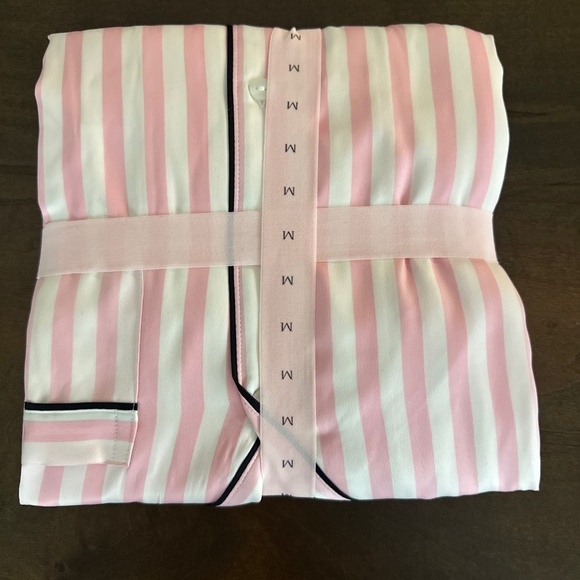 Victoria's Secret Glazed Satin Long Pajama Set Iconic Pink Stripe M SHIPS TODAY - Picture 4 of 6